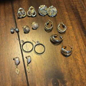 8 pairs of women’s costume earrings